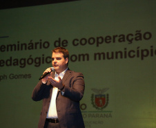 A Secretaria de Educação do Paraná realizou nesta quarta-feira (20), em Curitiba, o Seminário de Cooperação Pedagógica com Município