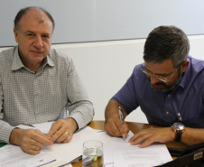 O secretário do Desenvolvimento Urbano (SEDU), João Carlos Ortega, autorizou nesta quarta-feira (20) duas homologações e duas licitações para obras nos municípios de Rio Azul, Engenheiro Beltrão, Ivatuba e de Jandaia do Sul. O valor total autorizado chega a R$ 2,86 milhões com recursos do Sistema de Financiamento aos Municípios (SFM), sendo que só das licitações são R$ 351,82 mil. -  Curitiba, 20/01/2019  -  Foto: Divulgação SEDU