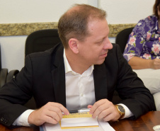 A Secretaria de Estado da Saúde em Curitiba, uma reunião para alinhamento das estratégias de controle da febre amarela. Além do Paraná, participam representantes de Santa Catarina, Rio Grande do Sul e de São Paulo, além do Ministério da Saúde e da Organização Panamericana de Saúde (Opas), com o apoio do Conselho Nacional de Secretários da Saúde. -  Curitiba, 21/02/2019  -  Foto: Divulgação SESA