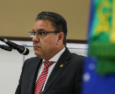 O governador Carlos Massa Ratinho Junior participa da solenidade que formaliza a Força-Tarefa Infância Segura de Prevenção e Combate a Crimes Contra a Criança, nesta quinta-feira (21) no Palácio da Justiça. Na foto, o presidente do Tribunal de Justiça do Paraná, Adalberto Xisto Pereira.  -  Curitiba, 21/02/2019 - Foto: Geraldo Bubniak/ANPr