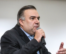 O governador Carlos Massa Ratinho Junior participa da solenidade que formaliza a Força-Tarefa Infância Segura de Prevenção e Combate a Crimes Contra a Criança, nesta quinta-feira (21) no Palácio da Justiça.  Na foto, o deputado federal e secretário da Justiça, Família e Trabalho (Sejuf), Ney Leprevost. -  Curitiba, 21/02/2019 -  Foto: Geraldo Bubniak/ANPr