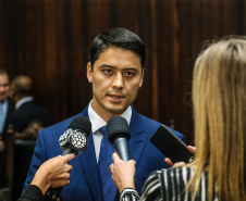 O governador Carlos Massa Ratinho Junior participa da solenidade que formaliza a Força-Tarefa Infância Segura de Prevenção e Combate a Crimes Contra a Criança, nesta quinta-feira (21) no Palácio da Justiça. Na foto, Felipe Eduardo Hideo Hayashi, diretor do Departamento de Justiça da secretaria e coordenador do projeto.  -  Curitiba, 21/02/2019 -  Foto: Geraldo Bubniak/ANPr