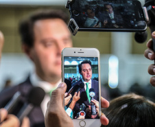 O governador Carlos Massa Ratinho Junior participa da solenidade que formaliza a Força-Tarefa Infância Segura de Prevenção e Combate a Crimes Contra a Criança, nesta quinta-feira (21) no Palácio da Justiça.    Curitiba, 21/02/2019 -  Foto: Geraldo Bubniak/ANPr