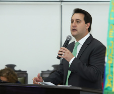 O governador Carlos Massa Ratinho Junior participa da solenidade que formaliza a Força-Tarefa Infância Segura de Prevenção e Combate a Crimes Contra a Criança, nesta quinta-feira (21) no Palácio da Justiça.    Curitiba, 21/02/2019 -  Foto:  Rodrigo Félix Leal/ANPr