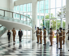 O governador Carlos Massa Ratinho Junior recebe o  Embaixador da República da Tunísia no Brasil  Mohamed Hedi Soltani e o primeiro Secretário Amine Sayeb, nesta quinta-feira (21) no Palácio Iguaçu.    Curitiba, 21/02/2019 -  Foto: Geraldo Bubniak/ANPr