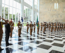 O governador Carlos Massa Ratinho Junior recebe o  Embaixador da República da Tunísia no Brasil  Mohamed Hedi Soltani e o primeiro Secretário Amine Sayeb, nesta quinta-feira (21) no Palácio Iguaçu.    Curitiba, 21/02/2019 -  Foto: Geraldo Bubniak/ANPr