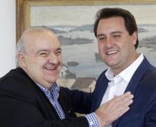 O governador Carlos Massa Ratinho Junior anunciou o subsidio para o transporte público. presente: prefeio de Curitiba, Rafael Greca de Macedo.Curitiba, 22-02-19.Foto: Arnaldo Alves / ANPr.