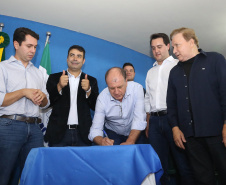 Governador Carlos Massa Ratinho Júnior participa da posse da nova diretoria da Associação dos Municípios do Norte Pioneiro (Amunorpi). O prefeito de Pinhalão, Sérgio Rodrigues é o presidente da Associação.  -  Pinhalão, 22/01/2019  -  Foto: Jaelson Lucas/ANPr