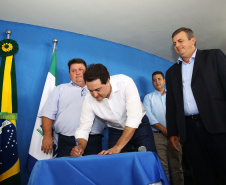 Governador Carlos Massa Ratinho Júnior participa da posse da nova diretoria da Associação dos Municípios do Norte Pioneiro (Amunorpi). O prefeito de Pinhalão, Sérgio Rodrigues é o presidente da Associação.  -  Pinhalão, 22/01/2019  -  Foto: Jaelson Lucas/ANPr