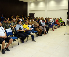 O balanço de 60 dias da Operação Verão Paraná 2018/2019, divulgado nesta sexta-feira (22), aponta a redução de crimes e aumento de atendimento do cidadão nos serviços públicos oferecidos pelo Governo do Estado, em comparação com a temporada anterior. O resultado foi apresentado pelo secretário de Segurança Pública e Administração Penitenciária, Luiz Felipe Kraemer Carbonell, coordenador estadual da Operação Verão.Foto: Soldado Amanda Morais