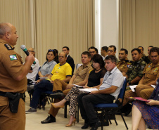 O balanço de 60 dias da Operação Verão Paraná 2018/2019, divulgado nesta sexta-feira (22), aponta a redução de crimes e aumento de atendimento do cidadão nos serviços públicos oferecidos pelo Governo do Estado, em comparação com a temporada anterior. O resultado foi apresentado pelo secretário de Segurança Pública e Administração Penitenciária, Luiz Felipe Kraemer Carbonell, coordenador estadual da Operação Verão.Foto: Soldado Amanda Morais