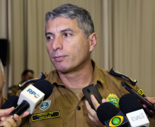 O Carnaval 2019 terá reforço de efetivo policial durante os dias de folia no Litoral. Segundo o comandante-geral da PM, coronel Péricles de Matos, equipes de unidades especializadas, como o Batalhão de Operações Especiais (BOPE) e do Batalhão de Patrulha Escolar Comunitária (BPEC), estarão nas praias para auxiliar o efetivo da Operação Verão. Também haverá reforço de fiscalizações nas rodovias estaduais pelo Batalhão de Polícia Rodoviária (BPRv).Foto: Soldado Amanda Morais