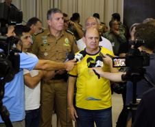 O balanço de 60 dias da Operação Verão Paraná 2018/2019, divulgado nesta sexta-feira (22), aponta a redução de crimes e aumento de atendimento do cidadão nos serviços públicos oferecidos pelo Governo do Estado, em comparação com a temporada anterior. O resultado foi apresentado pelo secretário de Segurança Pública e Administração Penitenciária, Luiz Felipe Kraemer Carbonell, coordenador estadual da Operação Verão.Foto: Soldado Amanda Morais