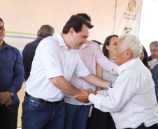 Quarenta e nove famílias de Florestópolis, município da região Norte do Paraná, concretizaram nesta sexta-feira (22) o sonho da casa própria. Elas vão morar no Residencial José Alves dos Santos, inaugurado pelo governador Carlos Massa Ratinho Junior, pelo presidente da Companhia de Habitação do Paraná (Cohapar), Jorge Lange, e o prefeito Nelson Correia Junior.  -  Florestópolis, 22/01/2019  -  Foto: José Fernando Ogura/ANPr