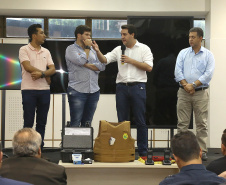 O governador Carlos Massa Ratinho Jr entregou nesta sexta(22) novas viaturas, aparelhos etolométricos e coletes balísticos às unidades da Polícia Militar que pertencem ao 2 Comando Regional - Londrina e região. Londrina,22/02/2019 Foto:Jaelson Lucas / ANPr