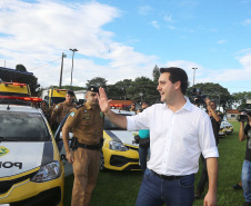 O governador Carlos Massa Ratinho Jr entregou nesta sexta(22) novas viaturas, aparelhos etolométricos e coletes balísticos às unidades da Polícia Militar que pertencem ao 2 Comando Regional - Londrina e região. Londrina,22/02/2019 Foto:Jaelson Lucas / ANPr