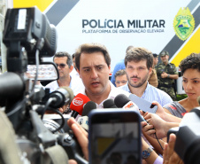 O governador Carlos Massa Ratinho Jr entregou nesta sexta(22) novas viaturas, aparelhos etolométricos e coletes balísticos às unidades da Polícia Militar que pertencem ao 2 Comando Regional - Londrina e região. Londrina,22/02/2019 Foto:Jaelson Lucas / ANPr
