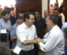 O governador Carlos Massa Ratinho Jr entregou nesta sexta(22) novas viaturas, aparelhos etolométricos e coletes balísticos às unidades da Polícia Militar que pertencem ao 2 Comando Regional - Londrina e região. Londrina,22/02/2019 Foto:Jaelson Lucas / ANPr