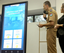 O governador Carlos Massa Ratinho Jr entregou nesta sexta(22) novas viaturas, aparelhos etolométricos e coletes balísticos às unidades da Polícia Militar que pertencem ao 2 Comando Regional - Londrina e região. Londrina,22/02/2019 Foto:Jaelson Lucas / ANPr