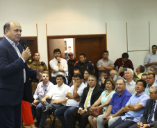 O governador Carlos Massa Ratinho Jr entregou nesta sexta(22) novas viaturas, aparelhos etolométricos e coletes balísticos às unidades da Polícia Militar que pertencem ao 2 Comando Regional - Londrina e região. Londrina,22/02/2019 Foto:Jaelson Lucas / ANPr