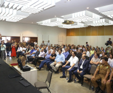 O governador Carlos Massa Ratinho Jr entregou nesta sexta(22) novas viaturas, aparelhos etolométricos e coletes balísticos às unidades da Polícia Militar que pertencem ao 2 Comando Regional - Londrina e região. Londrina,22/02/2019 Foto:Jaelson Lucas / ANPr