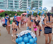 Sanepar oferece atividades de recreação educativa nas praias. Foto: Thays Poletto