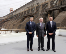 O governador em exercício Darci Piana participou nesta terça-feira (26), em Foz do Iguaçu, da cerimônia de posse do novo diretor-geral brasileiro da Itaipu Binacional, general Joaquim Silva e Luna, com as presenças do Presidente Jair Bolsonaro e do presidente do Paraguai, Mario Abdo Benítez; dos ministros almirante Bento Albuquerque, de Minas e Energia e Ernesto Araújo, de Relações Exteriores  - Foz do Iguaçu, 26/02/2019 - Foto: Arnaldo Alves/ANPr