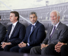 O governador em exercício Darci Piana participou nesta terça-feira (26), em Foz do Iguaçu, da cerimônia de posse do novo diretor-geral brasileiro da Itaipu Binacional, general Joaquim Silva e Luna, com as presenças do Presidente Jair Bolsonaro e do presidente do Paraguai, Mario Abdo Benítez; dos ministros almirante Bento Albuquerque, de Minas e Energia e Ernesto Araújo, de Relações Exteriores  - Foz do Iguaçu, 26/02/2019 - Foto: Arnaldo Alves/ANPr