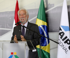 O governador em exercício Darci Piana participou nesta terça-feira (26), em Foz do Iguaçu, da cerimônia de posse do novo diretor-geral brasileiro da Itaipu Binacional, general Joaquim Silva e Luna, com as presenças do Presidente Jair Bolsonaro e do presidente do Paraguai, Mario Abdo Benítez; dos ministros almirante Bento Albuquerque, de Minas e Energia e Ernesto Araújo, de Relações Exteriores  - Foz do Iguaçu, 26/02/2019 - Foto: Arnaldo Alves/ANPr