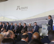O governador em exercício Darci Piana participou nesta terça-feira (26), em Foz do Iguaçu, da cerimônia de posse do novo diretor-geral brasileiro da Itaipu Binacional, general Joaquim Silva e Luna, com as presenças do Presidente Jair Bolsonaro e do presidente do Paraguai, Mario Abdo Benítez; dos ministros almirante Bento Albuquerque, de Minas e Energia e Ernesto Araújo, de Relações Exteriores  - Foz do Iguaçu, 26/02/2019 - Foto: Arnaldo Alves/ANPr