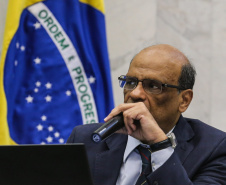 O secretário Renê Garcia Junior, de Estado da Fazenda (SEFA), participa nesta quarta-feira (27), de uma audiência pública  na Assembleia Legislativa do Paraná (ALEP), para apresentação dos dados do Governo relativos ao cumprimento das metas fiscais do terceiro quadrimestre de 2018.  Curitiba, 27/02/2019 -  Foto: Geraldo Bubniak/ANPr