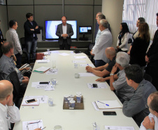 primeira reunião gerencial do secretário do Desenvolvimento Urbano, João Carlos Ortega, com dirigentes da Paraná Edificações (Pred). Pela proposta de reforma administrativa do Governo do Estado, que já tramita na Assembleia Legislativa, a Paraná Edificações vai compor o conjunto de órgãos vinculados à Secretaria do Desenvolvimento Urbano.  -  Curitiba, 27/02/2019  -  Foto: Divulgação SEDU