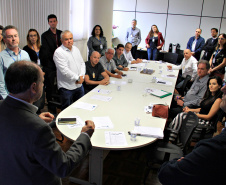 primeira reunião gerencial do secretário do Desenvolvimento Urbano, João Carlos Ortega, com dirigentes da Paraná Edificações (Pred). Pela proposta de reforma administrativa do Governo do Estado, que já tramita na Assembleia Legislativa, a Paraná Edificações vai compor o conjunto de órgãos vinculados à Secretaria do Desenvolvimento Urbano.  -  Curitiba, 27/02/2019  -  Foto: Divulgação SEDU