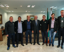O governador em exercício Darci Piana recebe representantes SINDARUC ( Sindicatos Permissionários Centrais Abastecimento Alimentos) e o presidente da Ceasa, nesta quarta-feira (27) no Palácio Iguaçu.  Curitiba, 27/02/2019 -  Foto: Geraldo Bubniak/ANPr