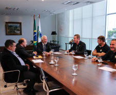 O governador em exercício Darci Piana recebe representantes SINDARUC ( Sindicatos Permissionários Centrais Abastecimento Alimentos) e o presidente da Ceasa, nesta quarta-feira (27) no Palácio Iguaçu.  Curitiba, 27/02/2019 -  Foto: Geraldo Bubniak/ANPr
