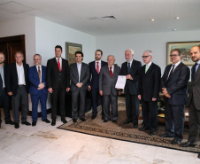 O governador em exercício Darci Piana recebe Presidente Cassio Telles e representates da OAB-PR, nesta quarta-feira (27) no Palácio Iguaçu.  O pedido de providencias  na PR-280 no sudoeste do Estado. Curitiba, 27/02/2019 -  Foto: Geraldo Bubniak/ANPr