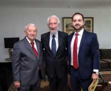 O governador em exercício Darci Piana recebe Presidente Cassio Telles e representates da OAB-PR, nesta quarta-feira (27) no Palácio Iguaçu.  O pedido de providencias  na PR-280 no sudoeste do Estado. Curitiba, 27/02/2019 -  Foto: Geraldo Bubniak/ANPr