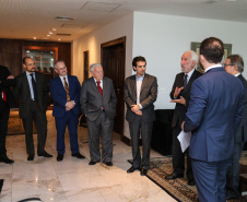 O governador em exercício Darci Piana recebe Presidente Cassio Telles e representates da OAB-PR, nesta quarta-feira (27) no Palácio Iguaçu.  O pedido de providencias  na PR-280 no sudoeste do Estado. Curitiba, 27/02/2019 -  Foto: Geraldo Bubniak/ANPr