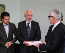 O governador em exercício Darci Piana recebe Presidente Cassio Telles e representates da OAB-PR, nesta quarta-feira (27) no Palácio Iguaçu.  O pedido de providencias  na PR-280 no sudoeste do Estado. Curitiba, 27/02/2019 -  Foto: Geraldo Bubniak/ANPr