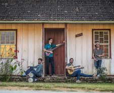 A Biblioteca Pública do Paraná (BPP) promove uma programação especial na próxima quinta-feira (7), dia do aniversário de 162 anos de sua fundação. Às 17h30, a banda Alohabana toca clássicos da música cubana e outros ritmos latinos, também no hall térreo. Foto: Nilo Biazzeto Neto - Divulgação BBP