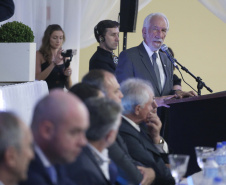 O governador em exercício Darci Piana, participou da assinatura do acordo de parceria e cooperação entre as cidades de Prudentópolis e Ternopil, Ucrânia. Participaram da cerimônia: prefeito de Prudentópolis, Adelmo Luiz Klosowski; Cônsul da Ucrânia no Paraná, Mariano Czaikowski; prefeito de Ternopil, Serhii Nadal; entre outros.Prudentópolis, 06-03-19.Foto: Arnaldo Alves / ANPr.
