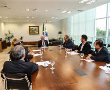 O governador em exercício Darci Piana recebe o presidente da Paraná Turismo, João Jacob Mehl  e representantes do G5 nesta quinta-feira (7) no Palácio Iguaçu.   Curitiba, 07/03/2019 -  Foto: Geraldo Bubniak/ANPr