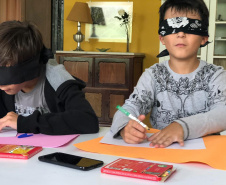 A Secretaria de Estado da Educação, por meio do Centro Estadual de Capacitação em Artes Guido Viaro, está com inscrições abertas para 20 cursos de formação continuada destinados a professores, pedagogos e diretores que atuam na rede estadual de ensino na capital e na Região Metropolitana de Curitiba (RMC). As inscrições podem ser feitas até o dia 15 de março, data de início das aulas.  -  Curitiba, 07/03/2019  -  Foto: Divulgação SEED