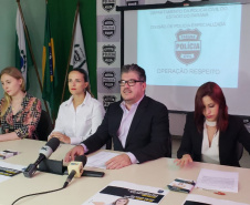 A Polícia Civil do Paraná prendeu, em uma semana, 282 homens por prática de crimes contra a mulher em todo Estado. O balanço parcial da Operação Respeito, divulgado na manhã desta sexta-feira (8) em Cascavel, informa que 241 suspeitos foram autuados em flagrante por violência doméstica e outros 41 foram presos por mandados de prisão, incluindo suspeitos de autoria de feminicídio.
Foto: Polícia Civil