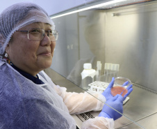 Entre as homenageadas está a farmacêutica Carmen Etsuko Kataola Higaskino, colaboradora do Centro de Tecnologia em Saúde e Meio Ambiente. Atua no Tecpar há 37 anos.   -  Curitiba, 08/03/2019  -  Foto: Divulgação Tecpar