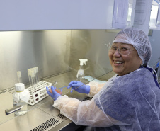 Entre as homenageadas está a farmacêutica Carmen Etsuko Kataola Higaskino, colaboradora do Centro de Tecnologia em Saúde e Meio Ambiente. Atua no Tecpar há 37 anos.   -  Curitiba, 08/03/2019  -  Foto: Divulgação Tecpar