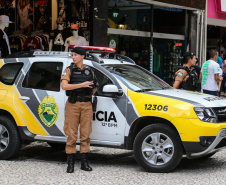 O 12º Batalhão da Polícia Militar do Paraná decidiu manter o efetivo que atende a área central de Curitiba exclusivamente feminino, nesta sexta-feira, 8 de Março. O policiamento de radiopatrulha é feito por mulheres. A iniciativa busca valorizá-las. Todas as policiais da unidade, tanto do serviço operacional quando do administrativo se reuniram as 6 horas no batalhão e, desde então, estão nas ruas do centro da capital atendendo ocorrências.  Curitiba, 08/03/2019 -  Foto: Geraldo Bubniak/ANPr