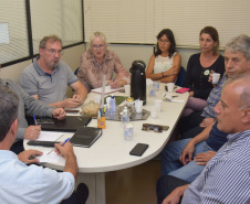 As secretarias de Estado da Saúde e do Desenvolvimento Sustentável e Turismo reforçam, a partir deste sábado (9), a necessidade de vacinação contra febre amarela para os visitantes de parques e unidades de conservação do Paraná, especialmente do Litoral, onde há circulação do vírus da doença. Foto:Diogo Pracz de Oliveira/SESA