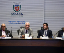O agronegócio paranaense representa 33% do PIB do Estado, emprega 840 mil pessoas e é responsável por 70% das exportações, algo em torno de US$ 14 bilhões por ano, segundo apresentação feita pelo secretário da Agricultura e Abastecimento, Norberto Ortigara, na reunião de secretariado desta terça-feira (12).  -  Curitiba, 12/03/2019  -  Foto: Gilson Abreu/ANPr