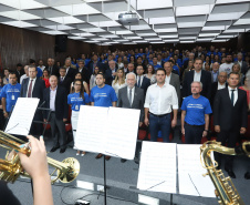 O governador Carlos Massa Ratinho Junior empossa a nova diretoria do Instituto de Tecnologia do Paraná (Tecpar). Tomam posse como diretor-presidente do Tecpar, Fabio Cammarota; diretora comercial, Danielle Portela; o diretor de Desenvolvimento Tecnológico e Inovação, Rafael Rodrigues; e diretor de Administração e Finanças, Arnaldo da Fonseca. Foto: Rodrigo Félix Leal/ANPr